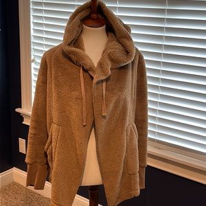 Woman’s Jolt Carmel Fleece Coat Size Small